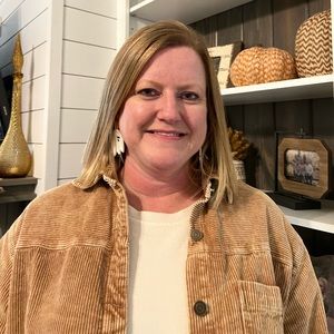 Meet your Posher, Laura